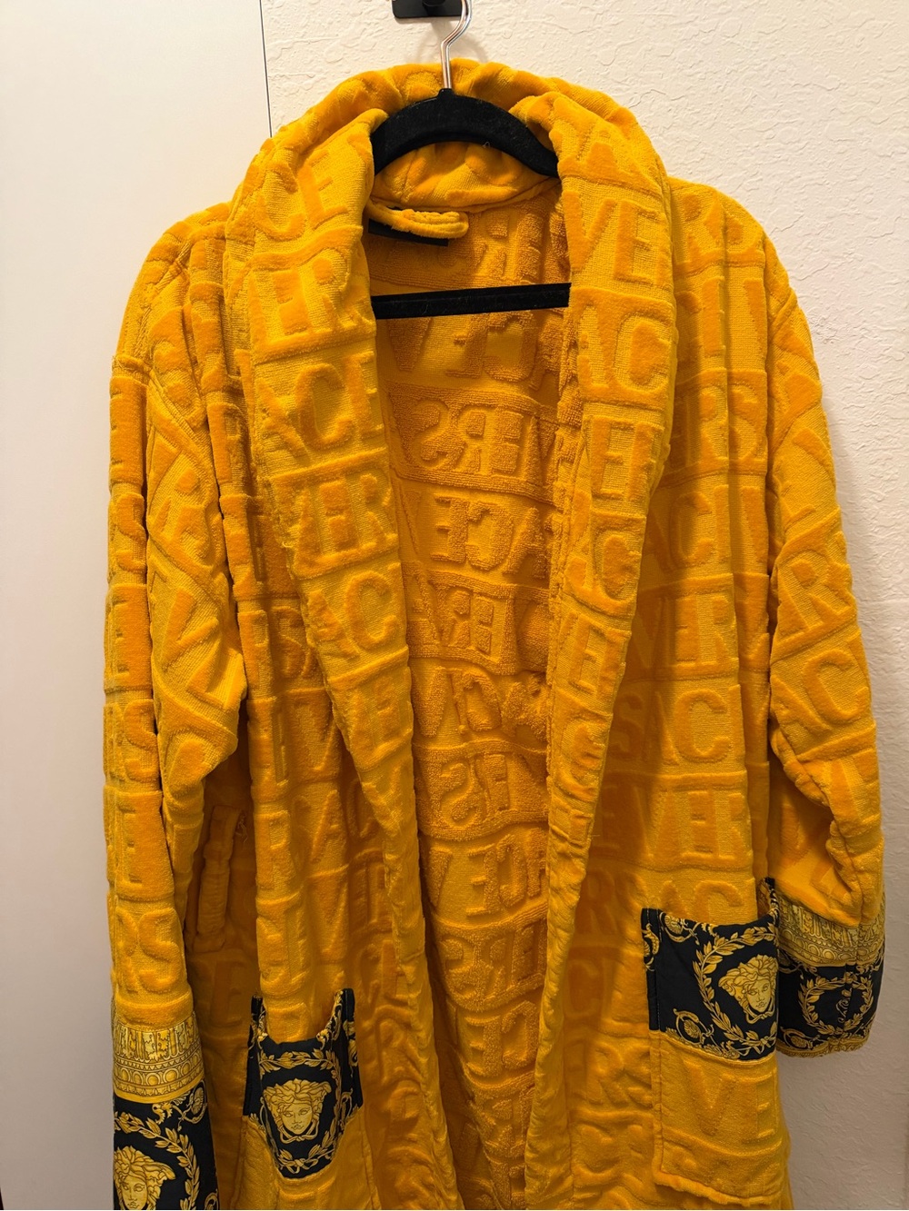 Versace Robe Size XL - Picture 2 of 13